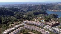 Vista exterior de Planta baixa en venda en Istán amb Aire condicionat, Terrassa i Balcó