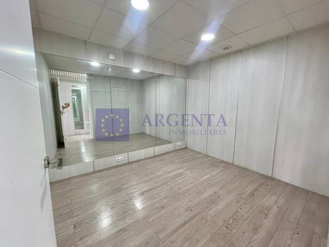 Local comercial en Alquiler en Casco Antiguo