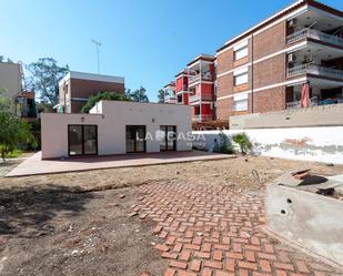 Vista exterior de Casa o xalet en venda en Castelldefels amb Aire condicionat i Calefacció