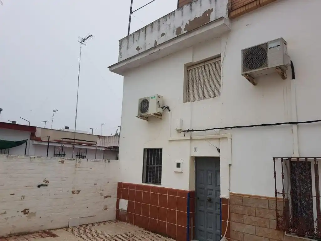 Vista exterior de Casa o xalet en venda en Coria del Río