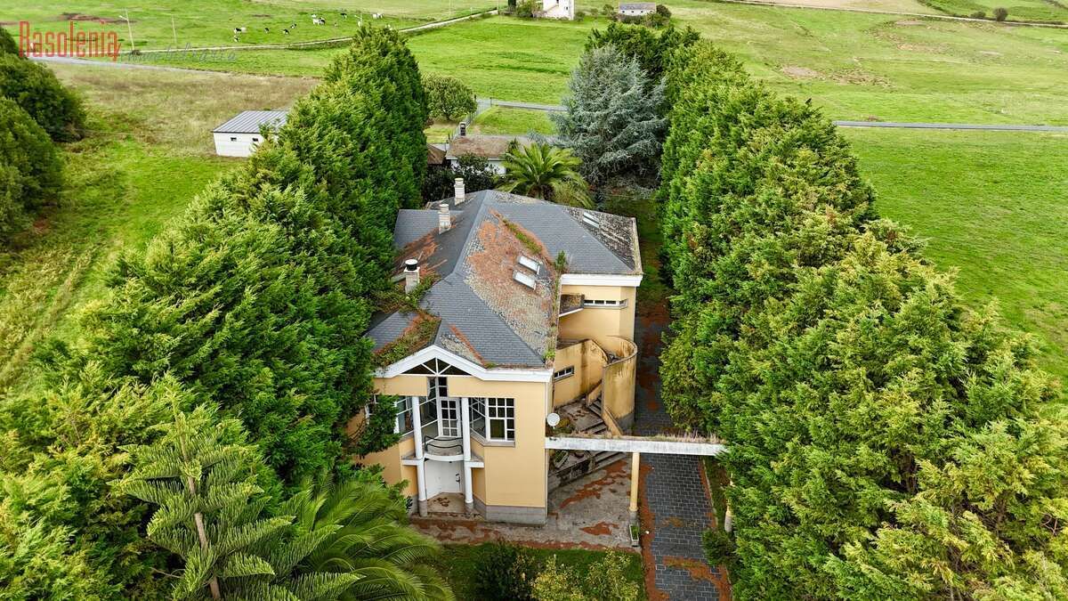 Vista exterior de Casa o xalet en venda en Foz amb Calefacció, Jardí privat i Traster