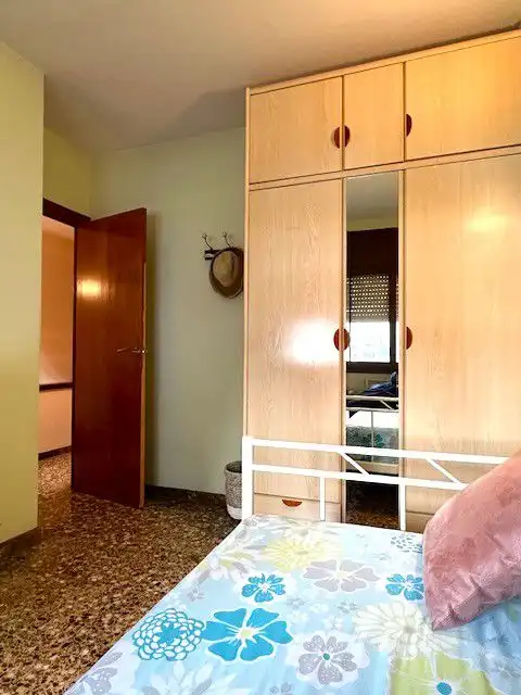 Schlafzimmer von Einfamilien-Reihenhaus zum Verkauf in Sant Boi de Llobregat mit Klimaanlage, Heizung und Terrasse