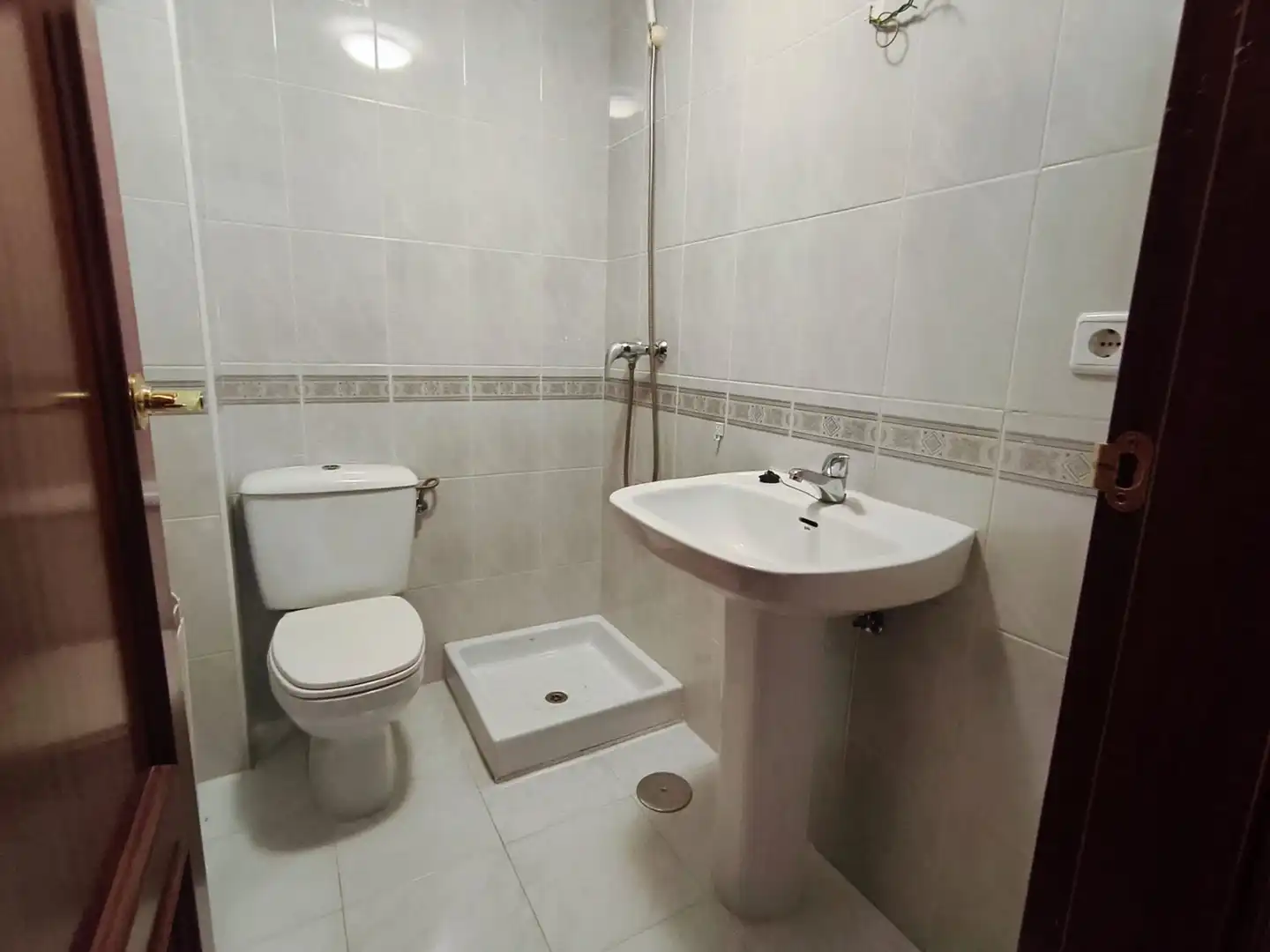 Bathroom of Flat for sale in Laguna de Duero  with Heating, Parquet flooring and Storage room