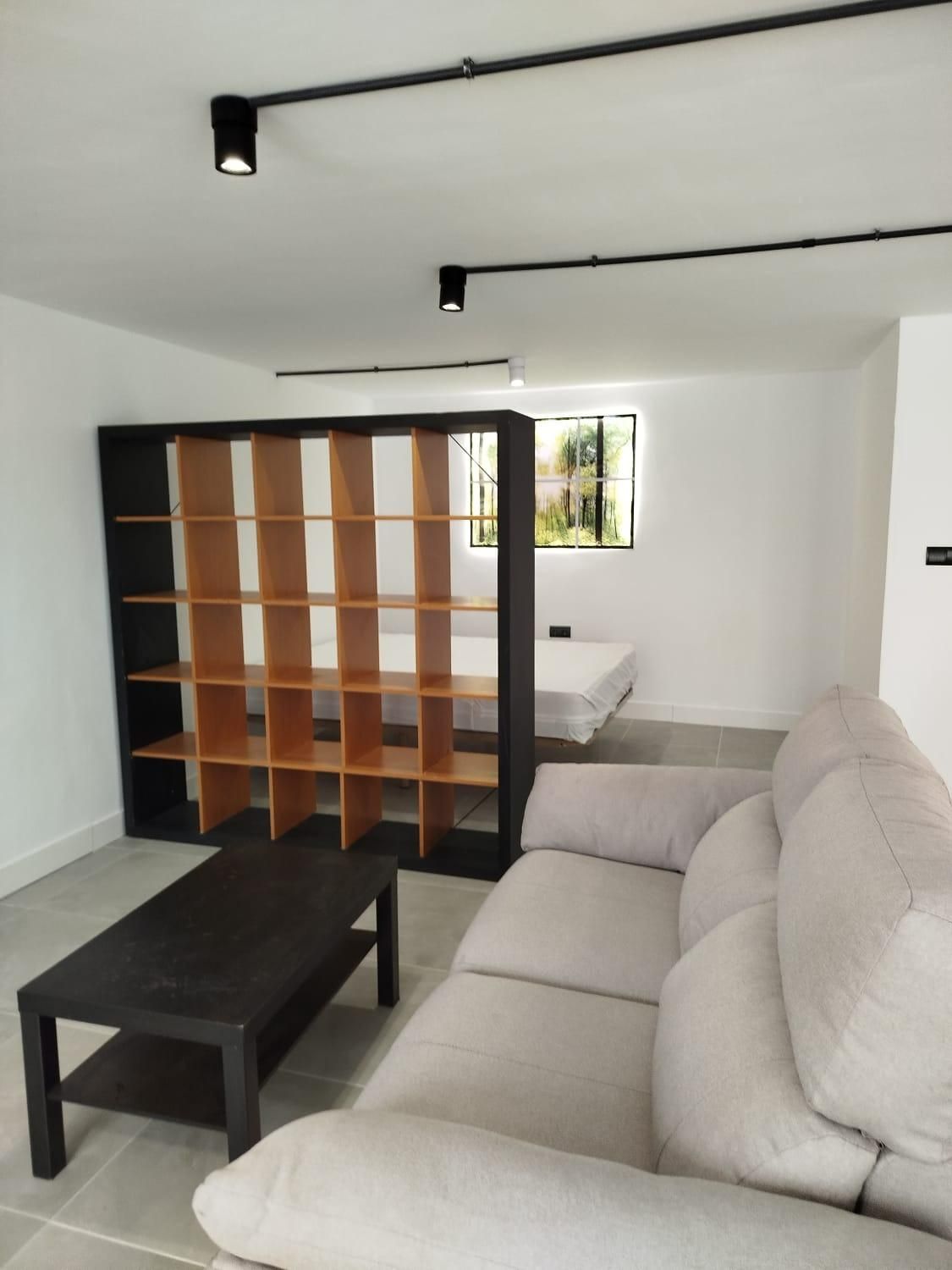 Dormitori de Oficina de lloguer en Cájar amb Moblat