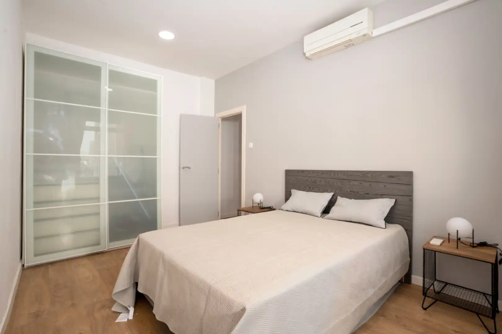 Apartamento con ascensor en alquiler en Passeig de Joan de Borbó, imagen 12