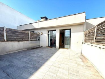 Duplex con balcone in vendita a Nucli Antic