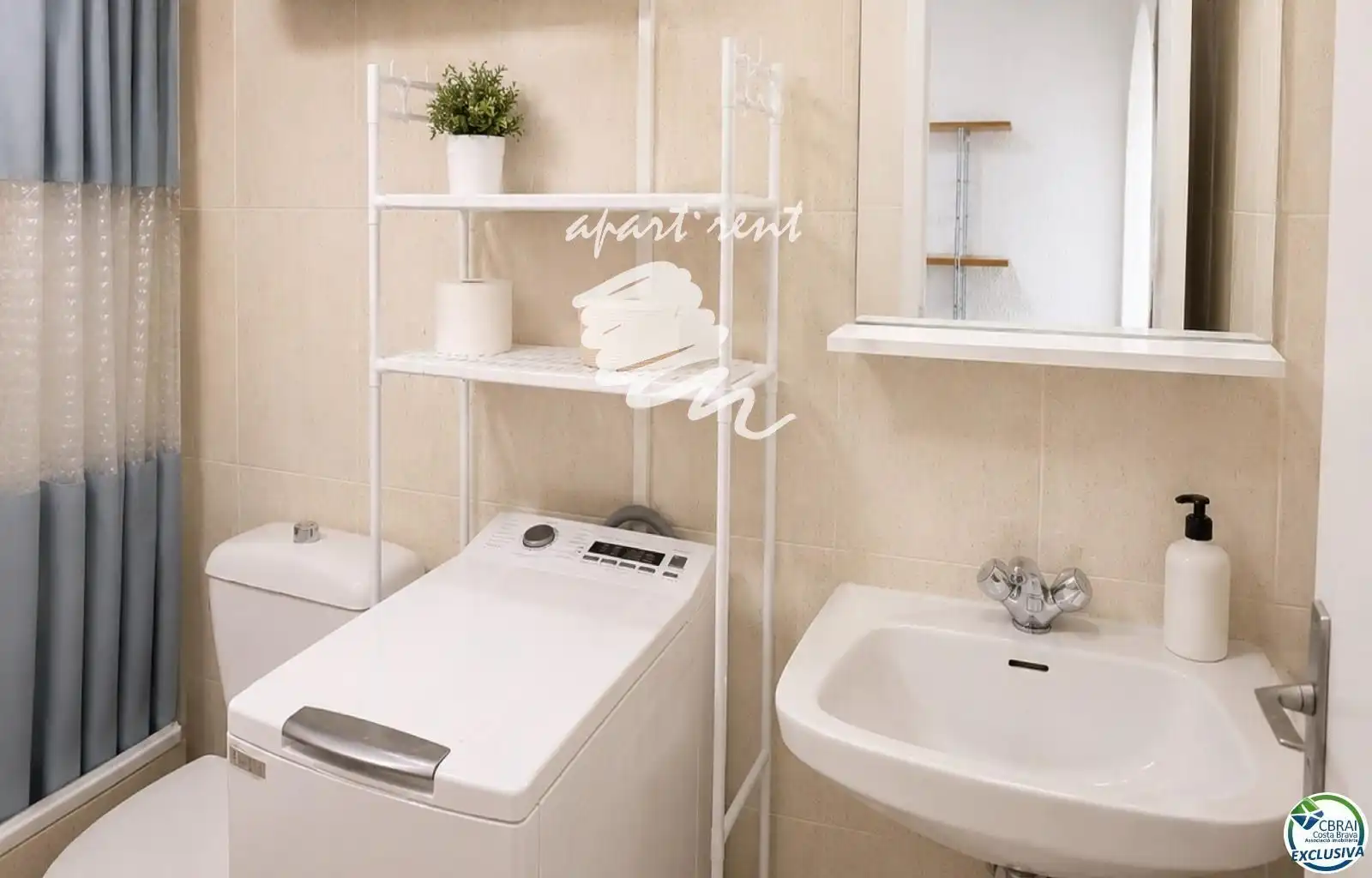 Baño de Piso en venta en Empuriabrava con Calefacción, Terraza y Amueblado