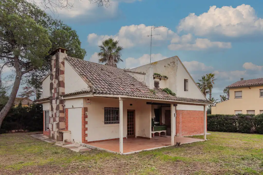 Vista exterior de Casa o chalet en venta en Llorenç del Penedès
