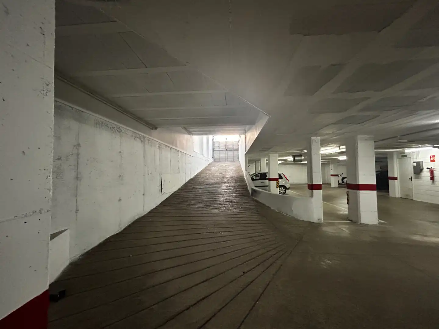 Aparcament de Pis en venda en Girona amb Aire condicionat, Calefacció i Terrassa