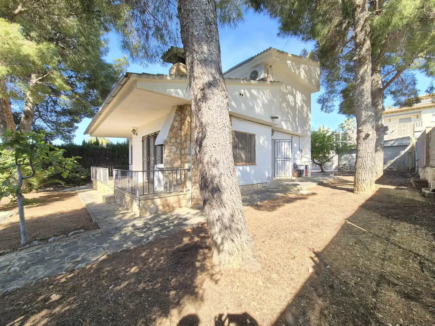 Vista exterior de Casa o xalet en venda en El Vendrell amb Jardí privat i Terrassa