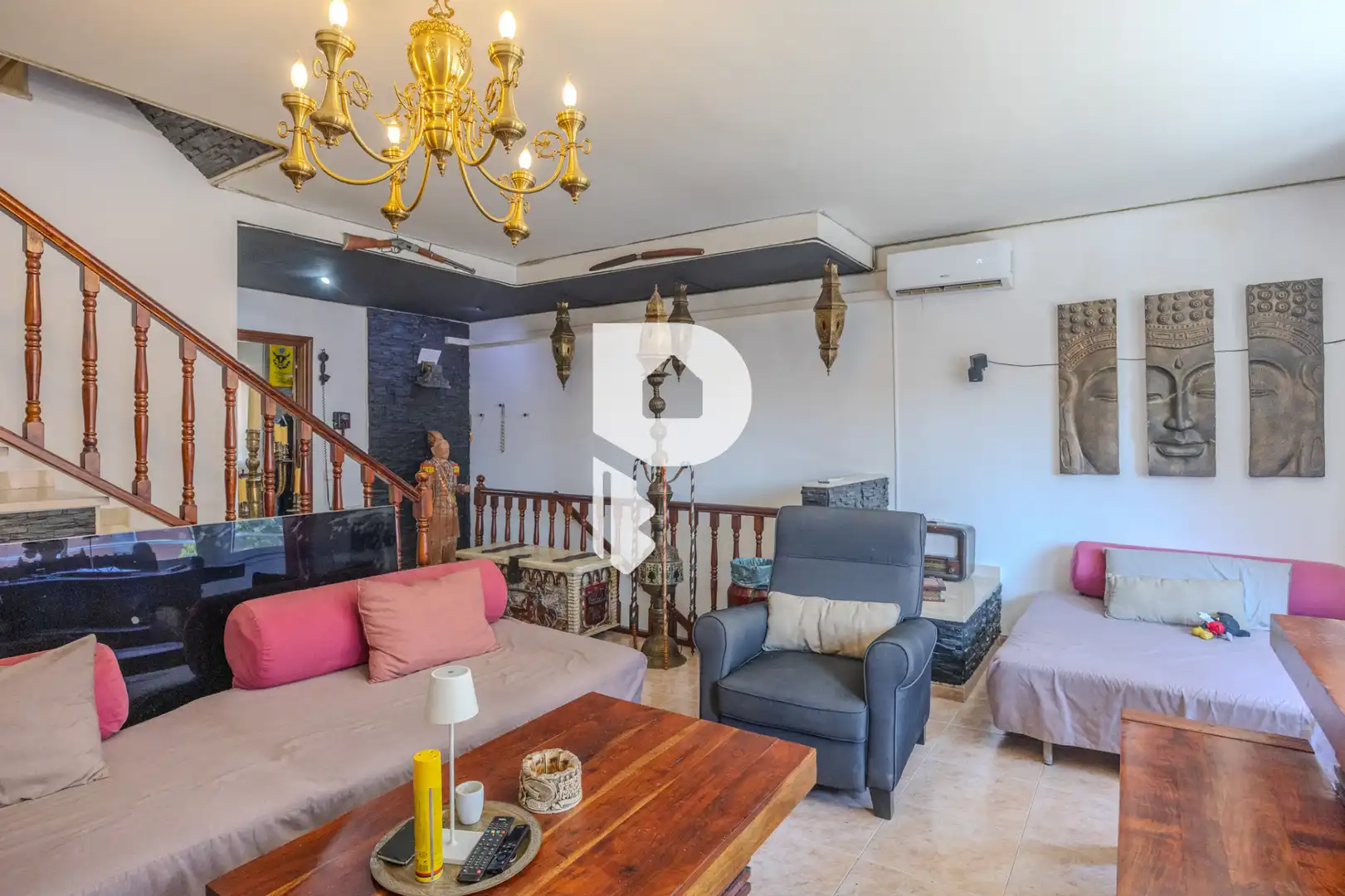 Sala de estar de Casa adosada en venta en Sant Vicenç Dels Horts con Aire acondicionado, Calefacción y Terraza