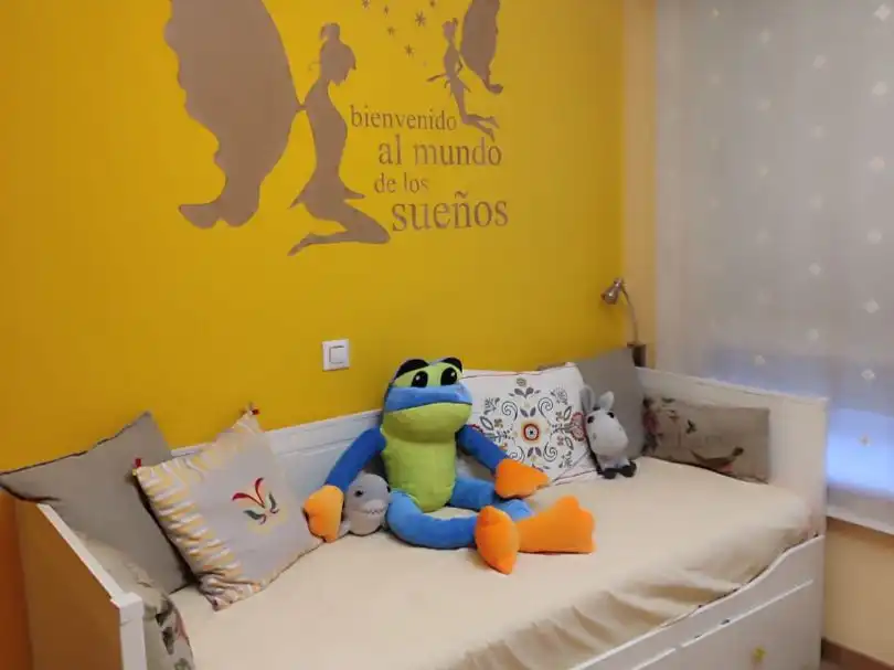 Habitación de Casa o chalet en venta en San Fernando de Henares con Aire acondicionado, Calefacción y Jardín privado