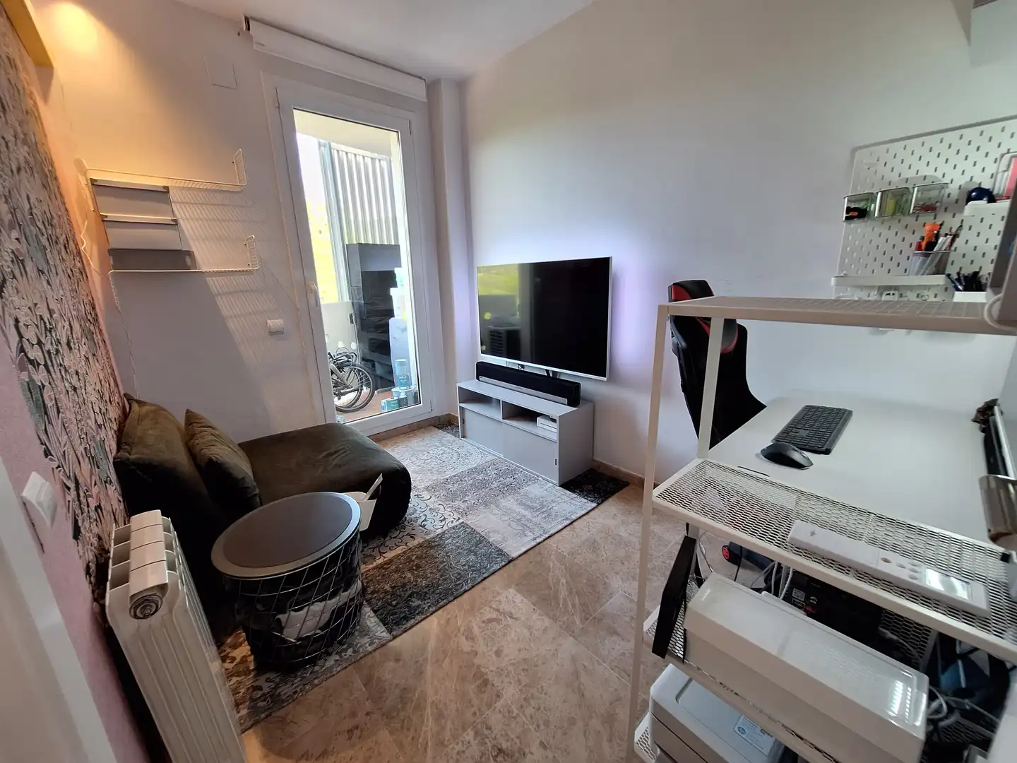 Living room of Attic for rent in Sitges  with Air Conditioner, Heating and Parquet flooring