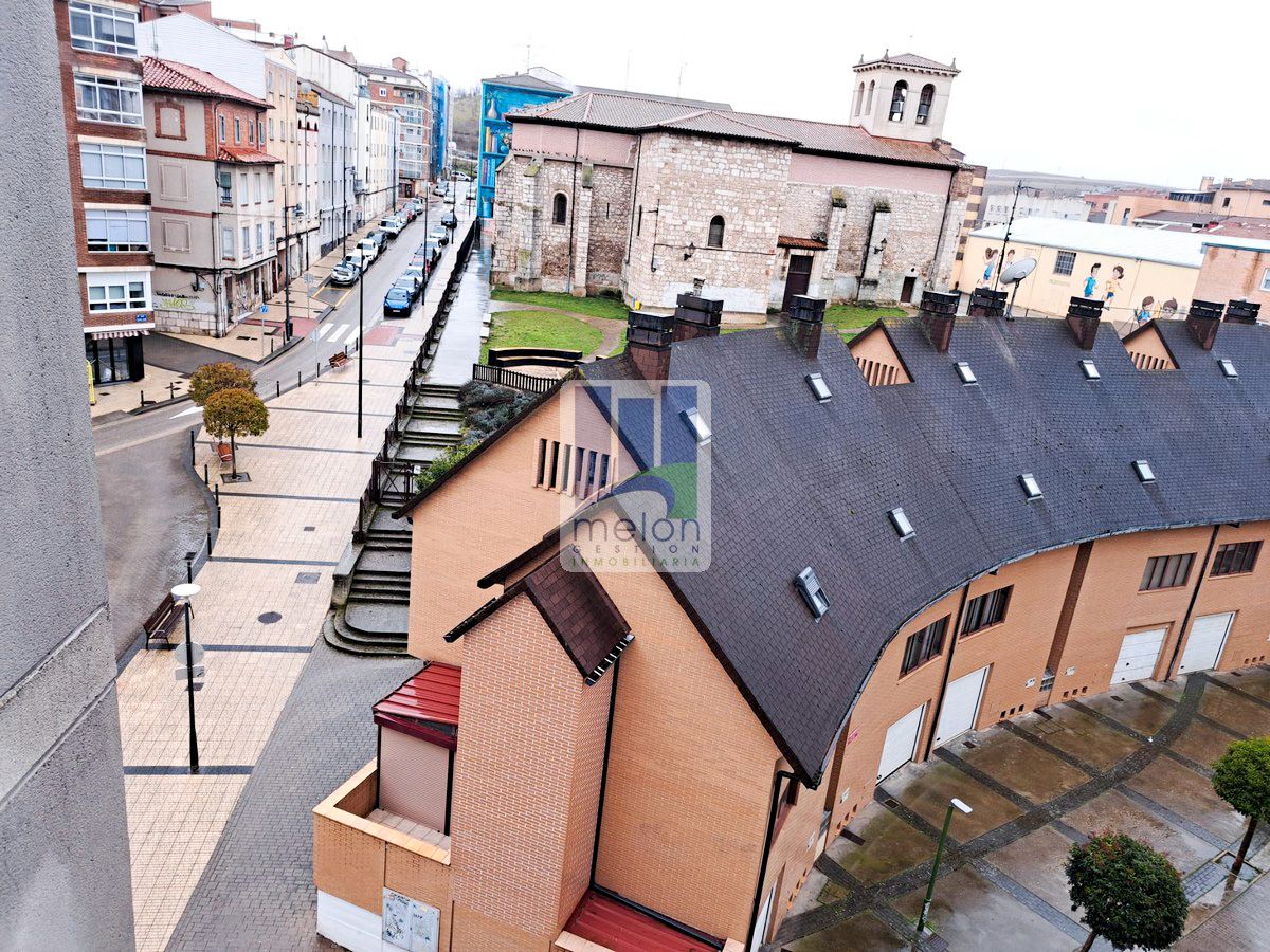Vista exterior de Pis en venda en Burgos Capital