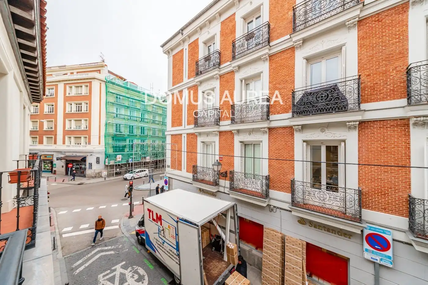 Vista exterior de Dúplex de alquiler en Madrid con Calefacción, Terraza y Amueblado