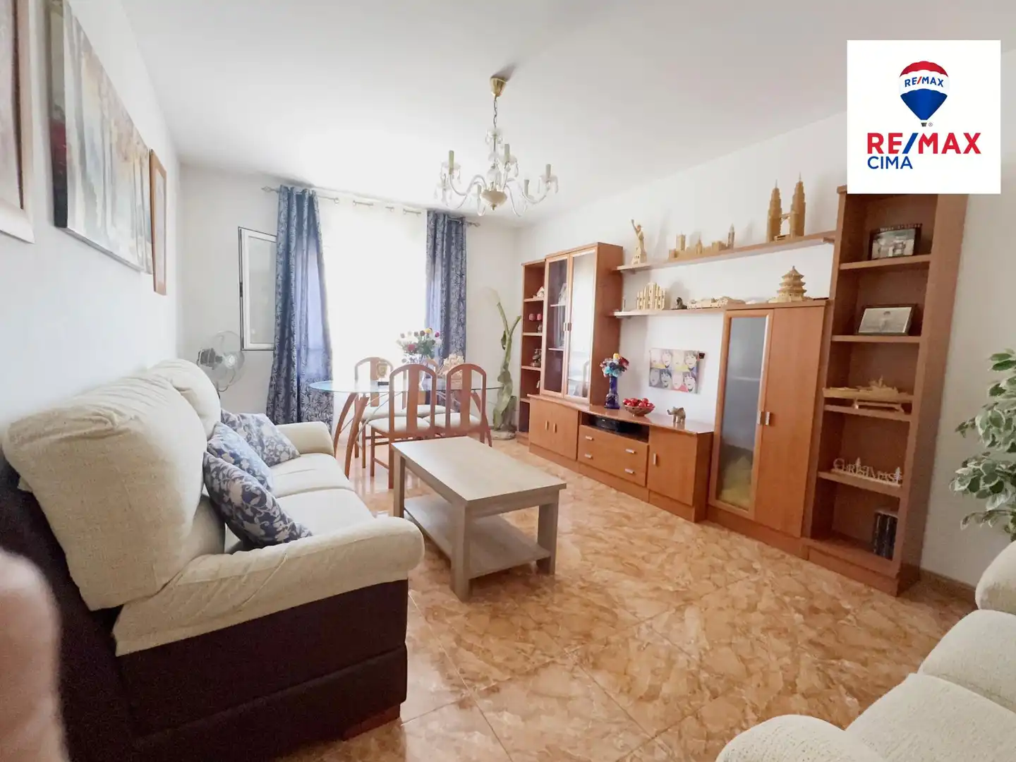 Wohnzimmer von Einfamilien-Reihenhaus zum Verkauf in Zújar mit Heizung und Terrasse