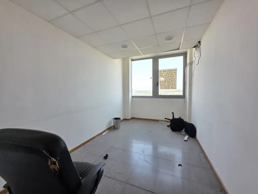 Office space with lift for sale in Can Borrell, imagen 7
