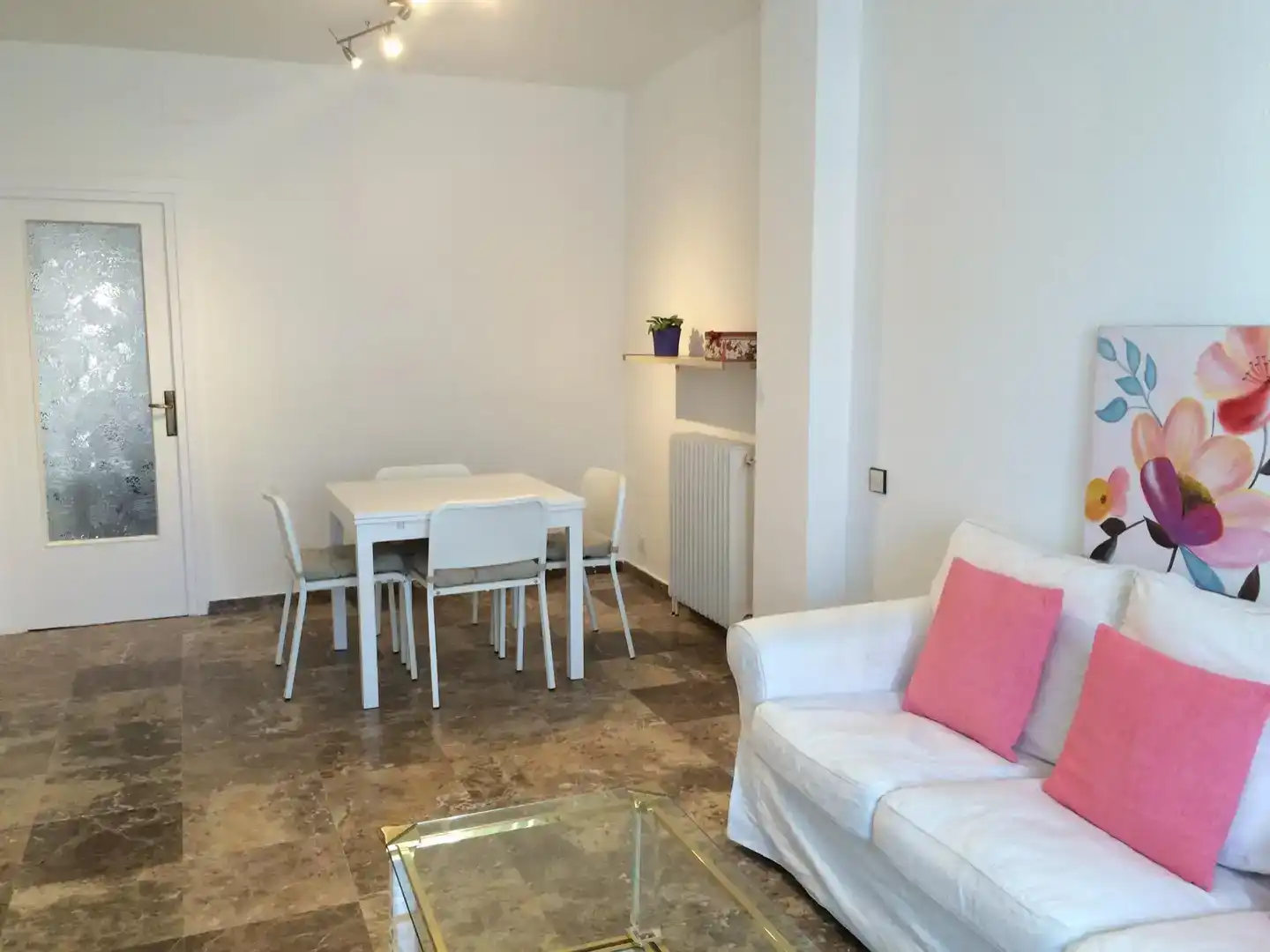 Sala de estar de Ático para compartir en Barcelona con Aire acondicionado, Amueblado y Horno