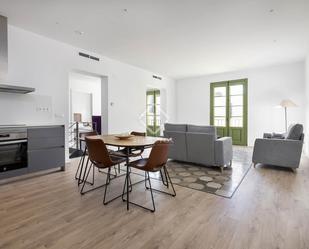 Sala d'estar de Àtic de lloguer en  Barcelona Capital amb Aire condicionat, Calefacció i Parquet