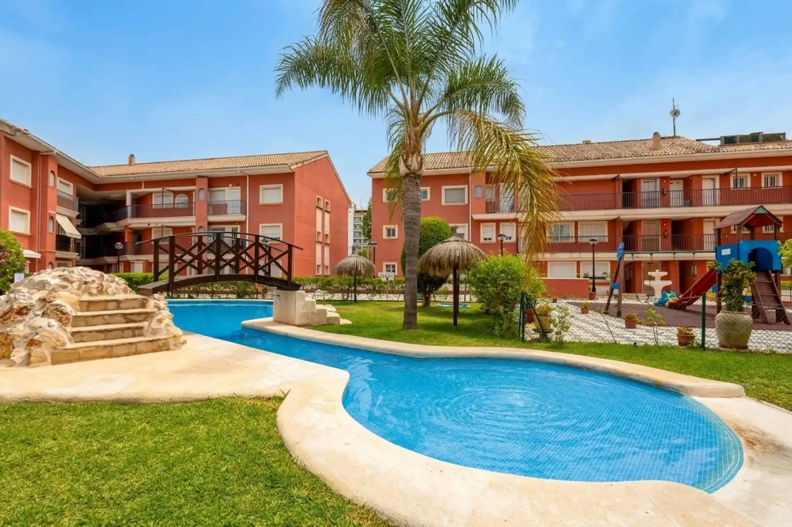Vista exterior de Àtic en venda en Jávea / Xàbia amb Aire condicionat, Calefacció i Jardí privat