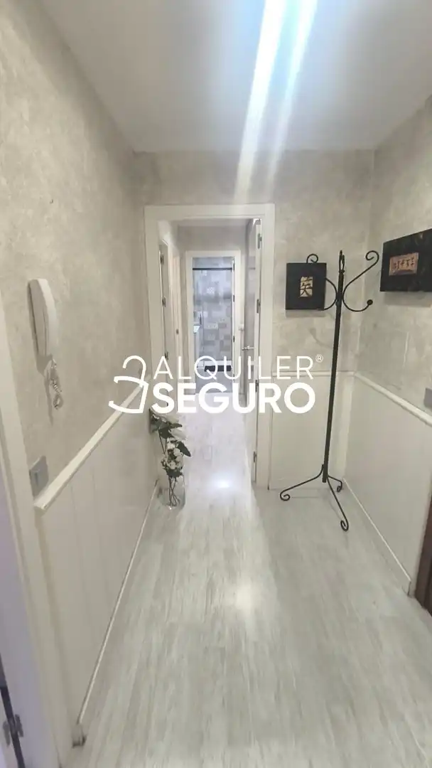 Flat for rent in Sevilla  with Air Conditioner and Furnished