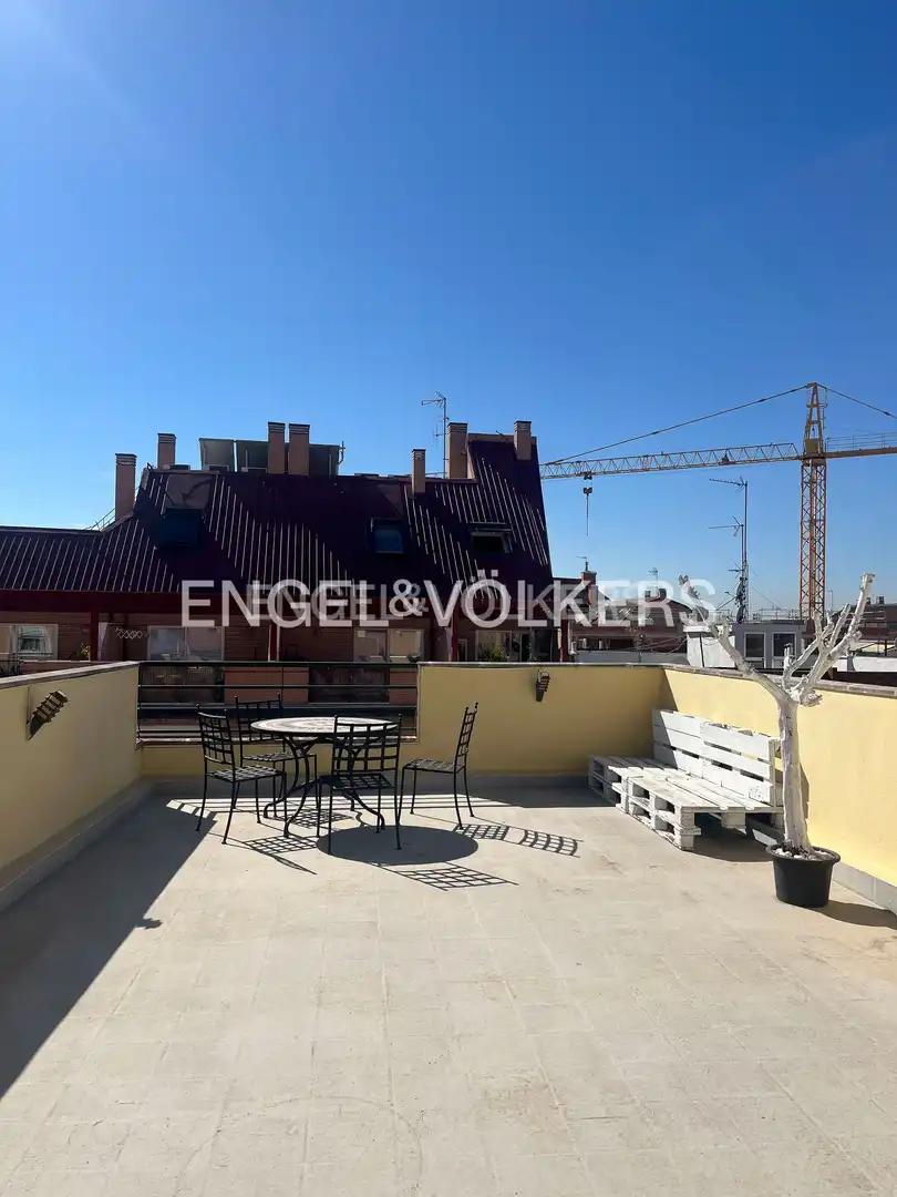 Terrassa de Pis de lloguer en Madrid amb Aire condicionat, Calefacció i Piscina