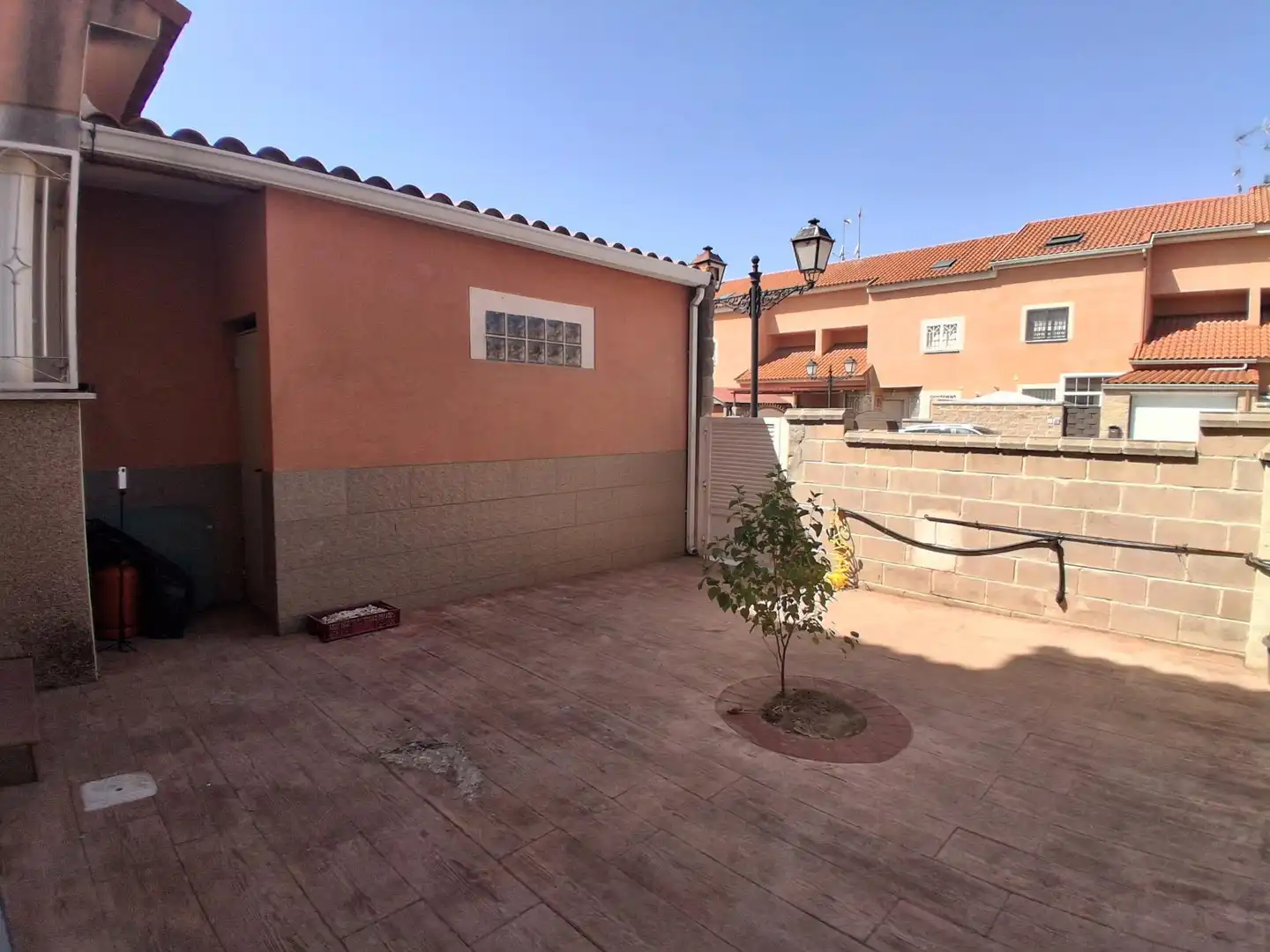 Jardí de Casa adosada en venda en El Viso de San Juan amb Calefacció i Piscina