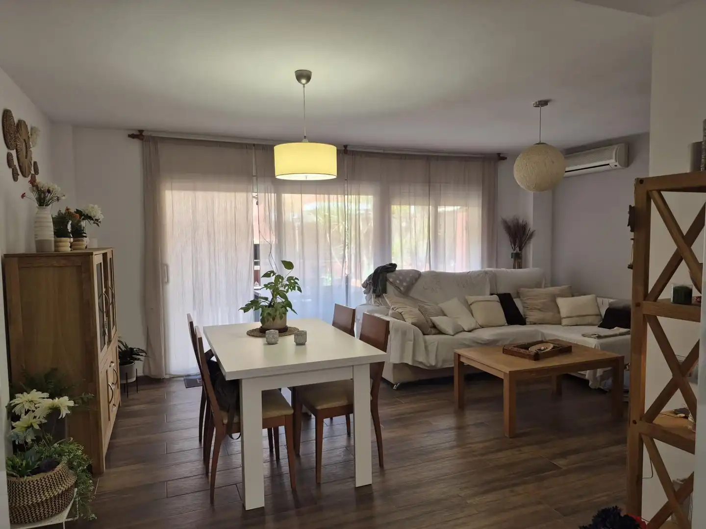 Sala de estar de Casa adosada en venta en Malgrat de Mar con Aire acondicionado, Terraza y Balcón