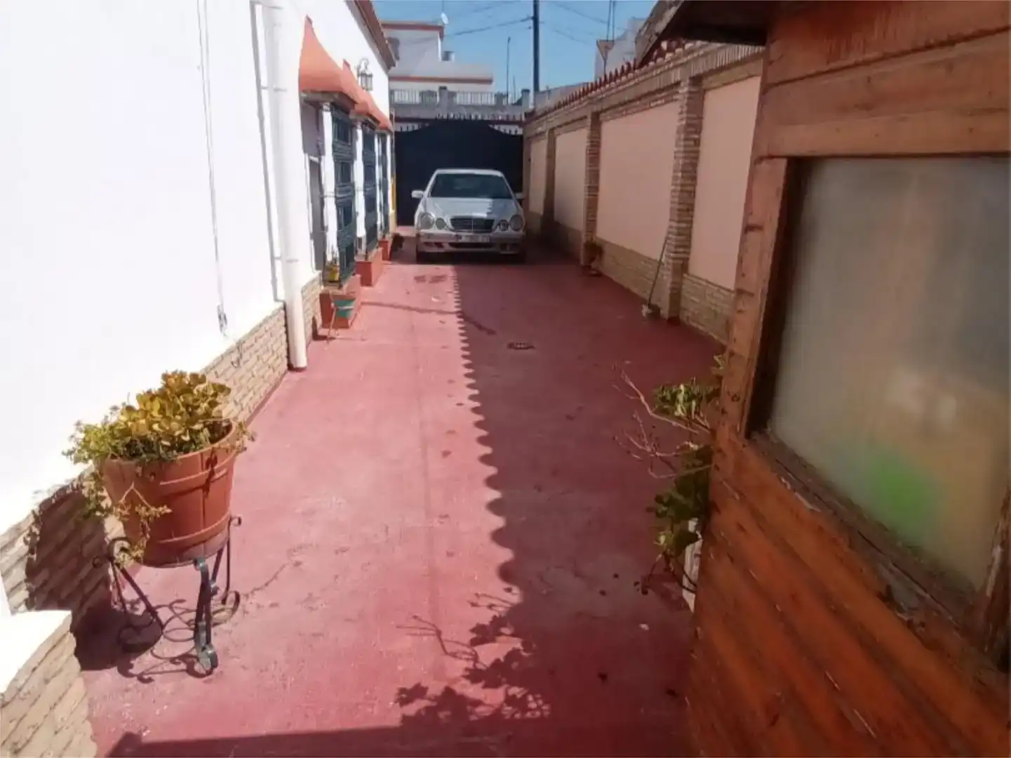 Exterior view of Houses for rent in Gines  with Air Conditioner, Private garden and Storage room