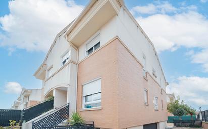 Exterior view of Single-family semi-detached for sale in Cubas de la Sagra  with Air Conditioner, Heating and Private garden