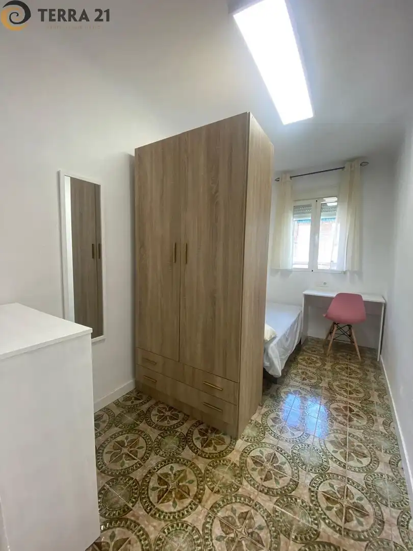 Habitación de Piso de alquiler en Jaén con Terraza, Amueblado y Balcón
