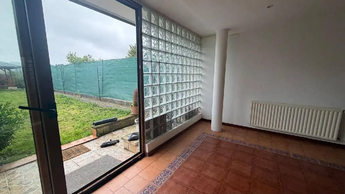 Jardí de Casa o xalet en venda en Castro-Urdiales amb Calefacció, Jardí privat i Terrassa