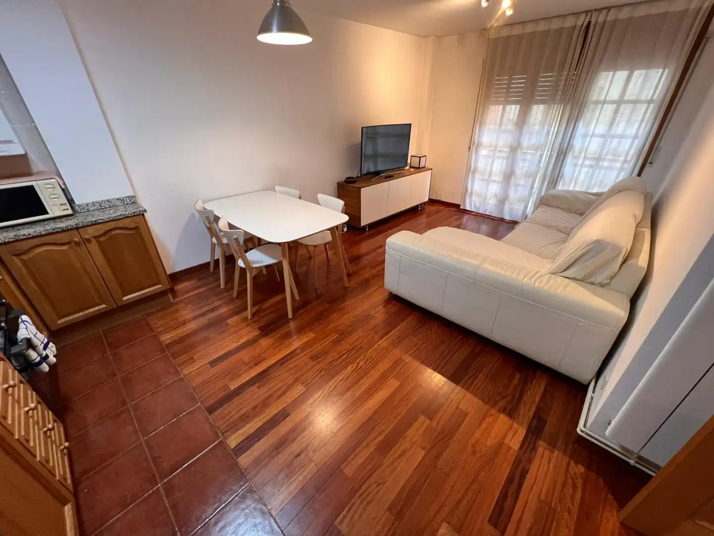 Sala de estar de Piso en venta en Camprodon con Calefacción, Parquet y Amueblado