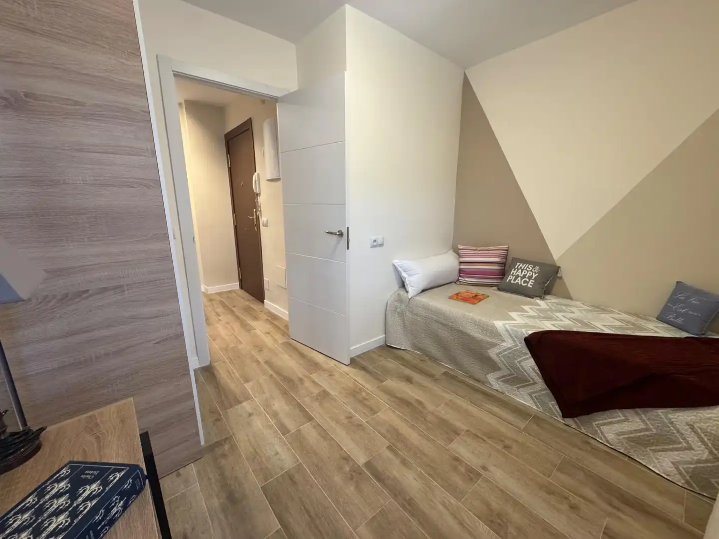 Bedroom of Flat for sale in Málaga  with Air Conditioner, Terrace and Furnished