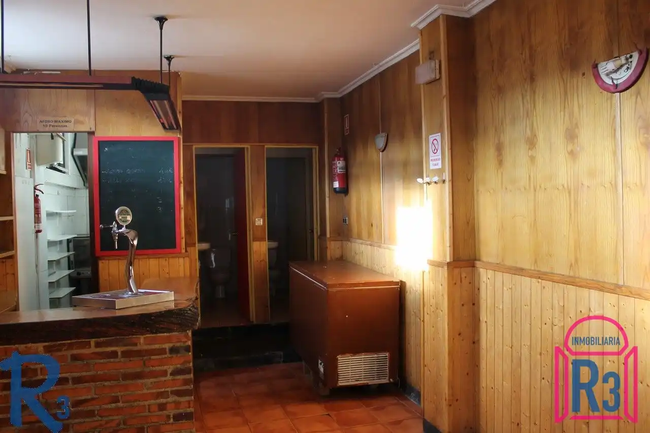 Local comercial en venda a Murias de Paredes, imagen 3