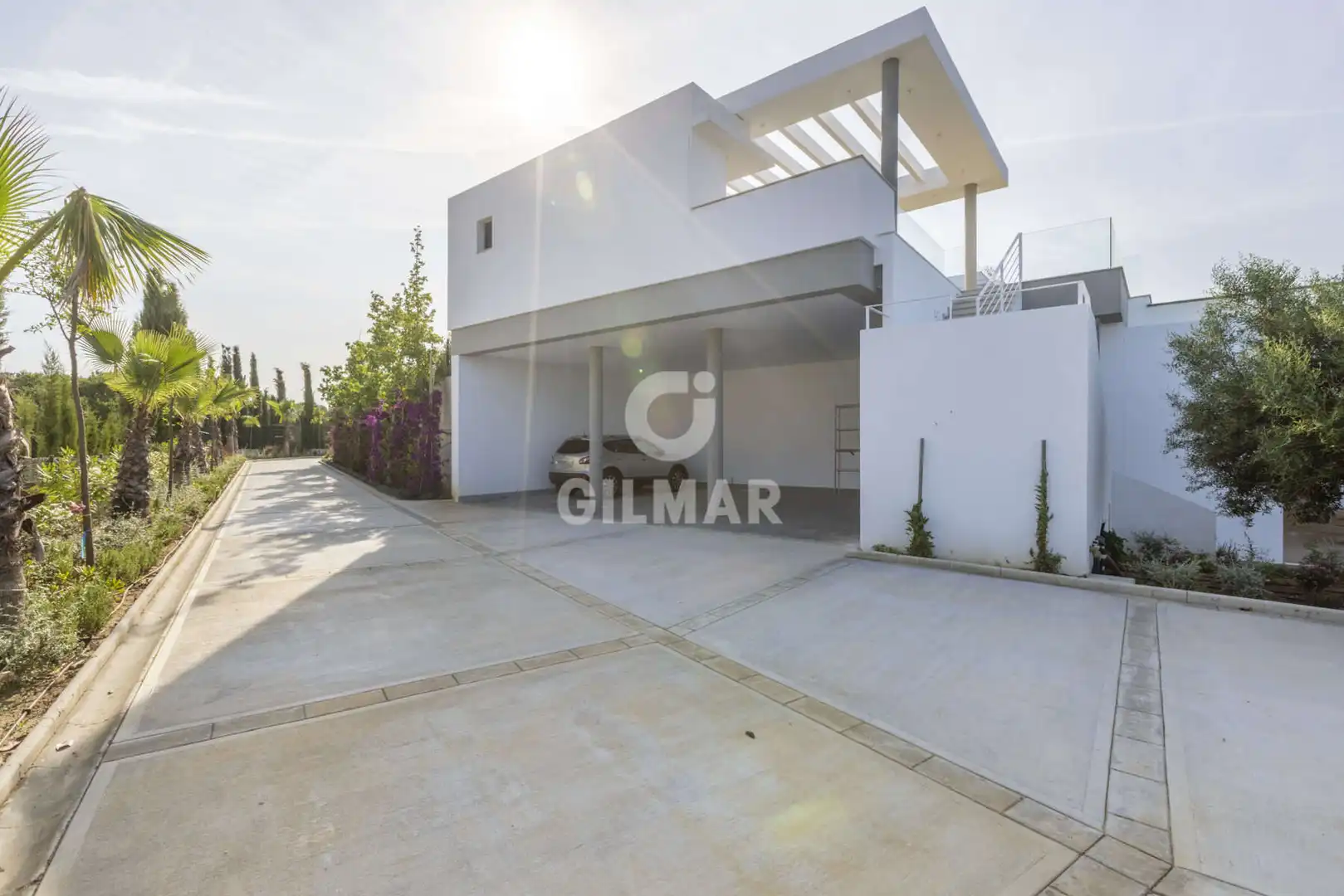 Vista exterior de Casa o xalet en venda en Sotogrande amb Calefacció, Jardí privat i Piscina