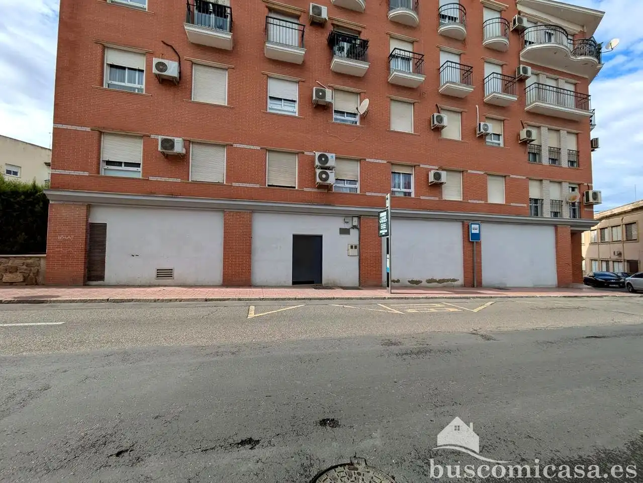 Locale commerciale in affitto a Sagunto