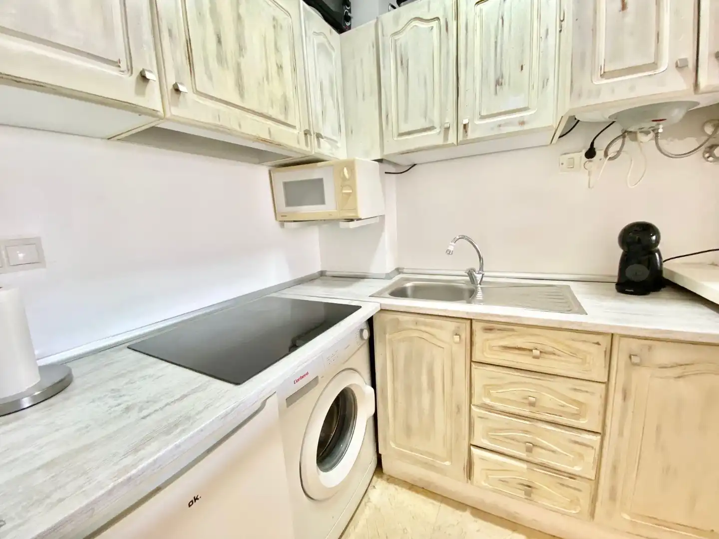 Cocina de Estudio de alquiler en Torrevieja con Aire acondicionado, Calefacción y Amueblado