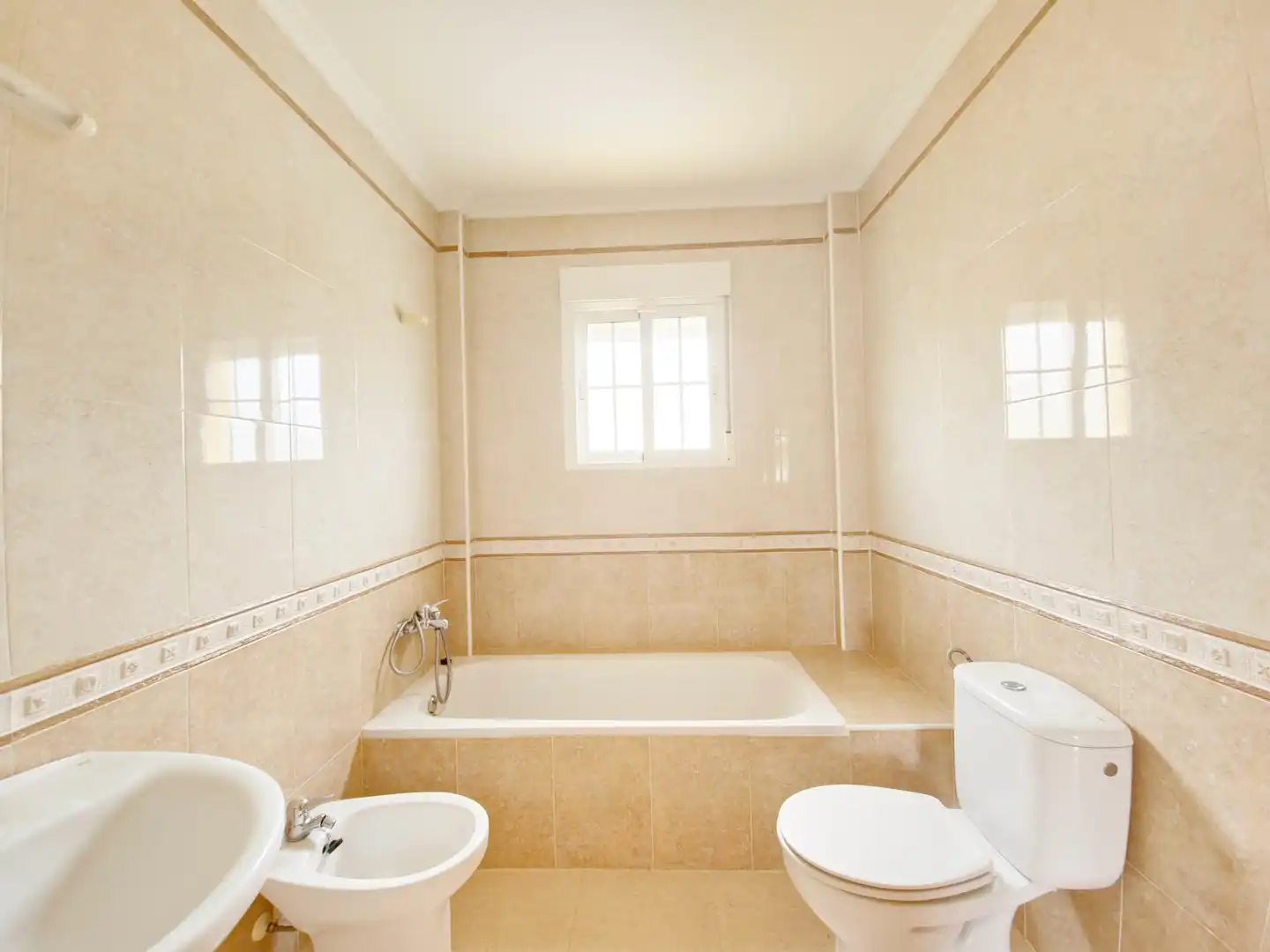 Bathroom of Houses for sale in Elche / Elx