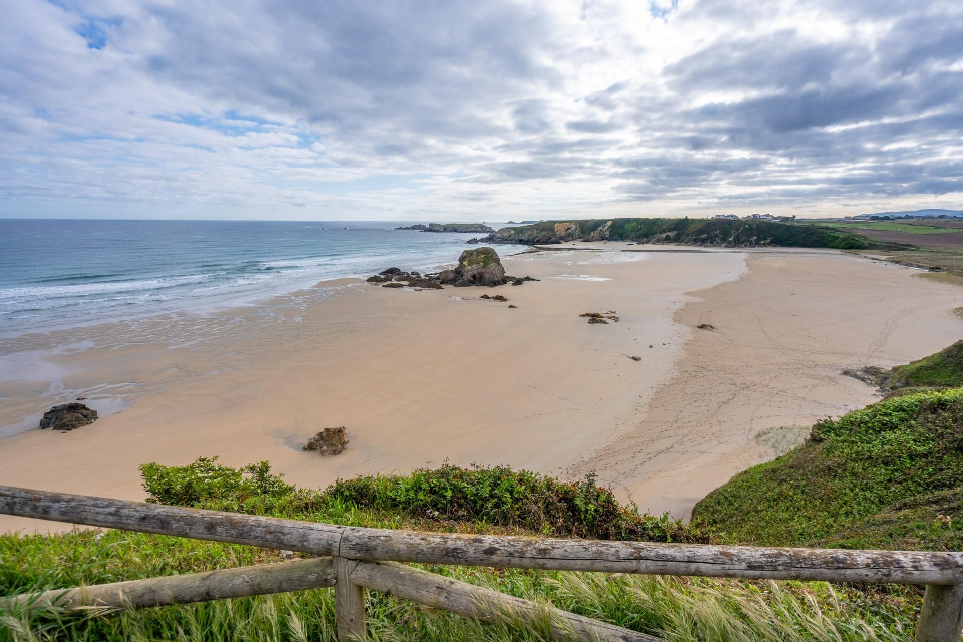 Vista exterior de Casa o chalet en venta en Castropol con Calefacción, Jardín privado y Terraza