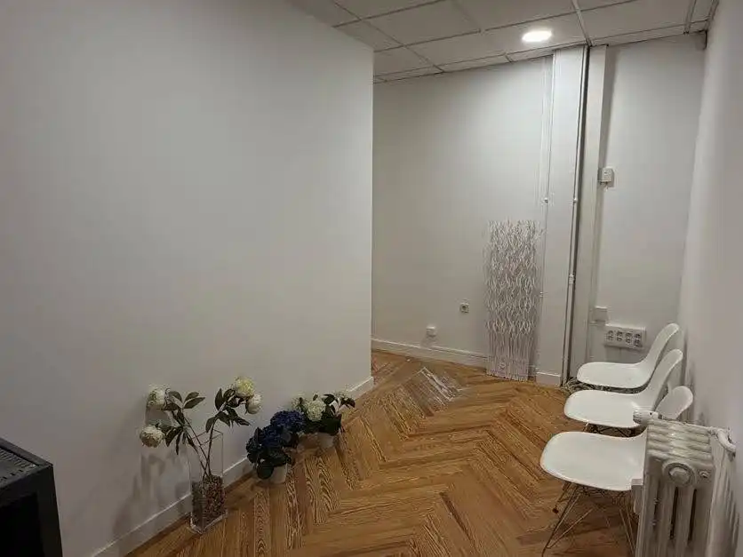 Oficina de alquiler en Madrid con Calefacción y Internet