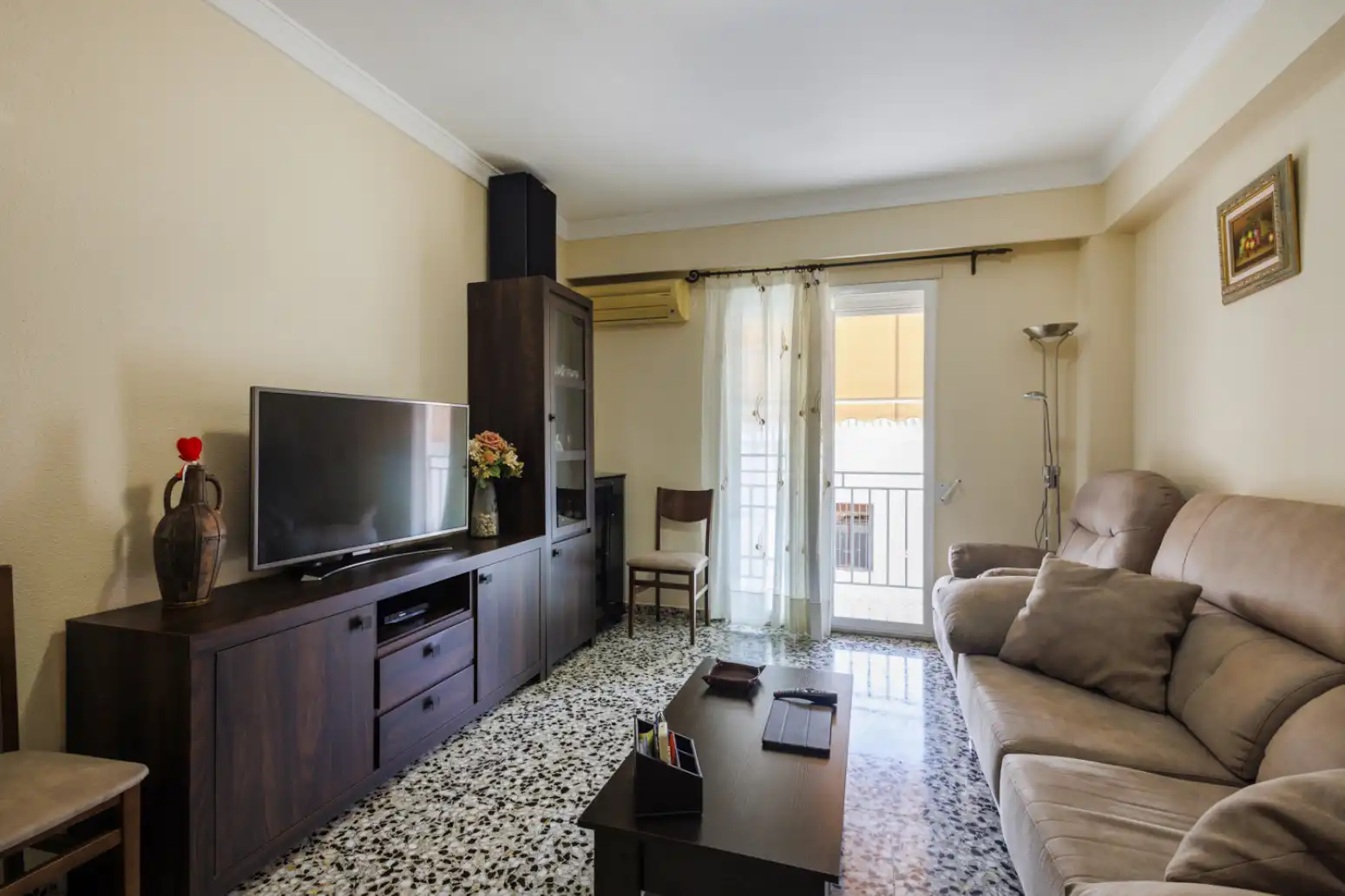 Wohnzimmer von Einfamilien-Reihenhaus zum Verkauf in Carlet mit Terrasse und Balkon