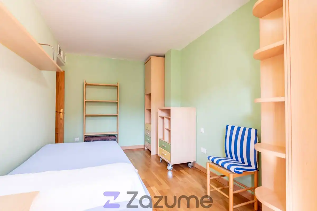 Schlafzimmer von Wohnung zur Miete in Zaragoza mit Klimaanlage, Heizung und Parkett
