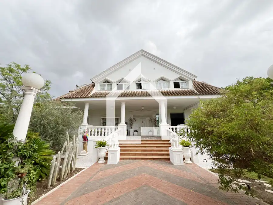 Exterior view of Houses for sale in San Vicente del Raspeig / Sant Vicent del Raspeig  with Air Conditioner, Heating and Private garden