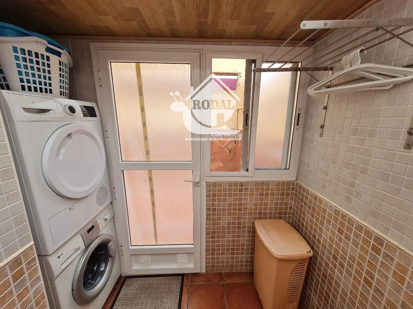 Badezimmer von Einfamilien-Reihenhaus zum Verkauf in Huércal de Almería mit Klimaanlage, Heizung und Terrasse