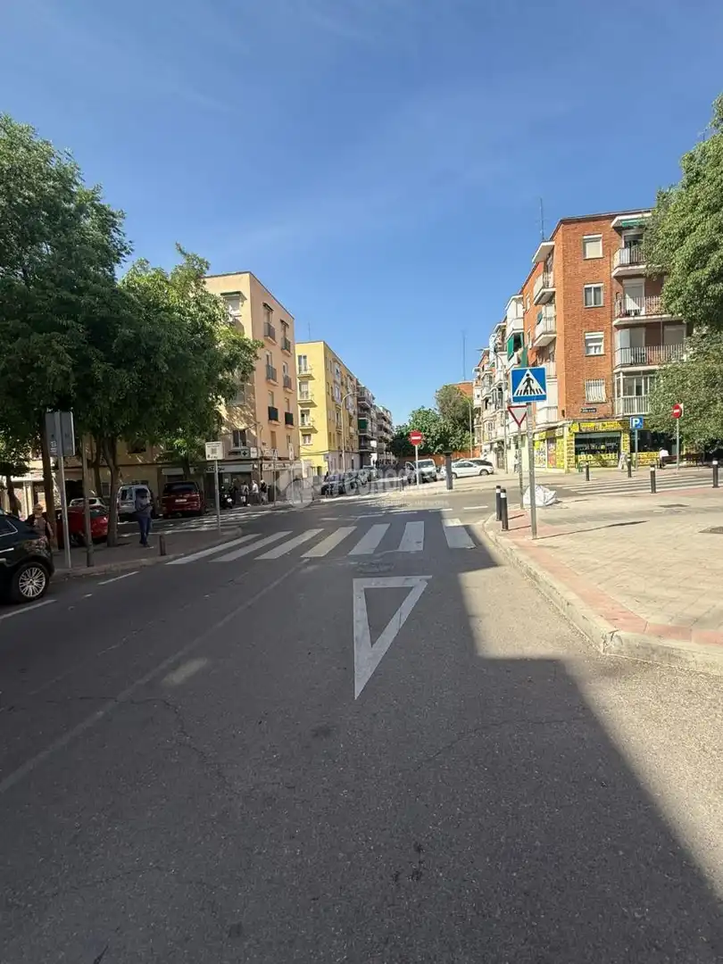 Vista exterior de Piso en venta en Madrid con Calefacción y Terraza