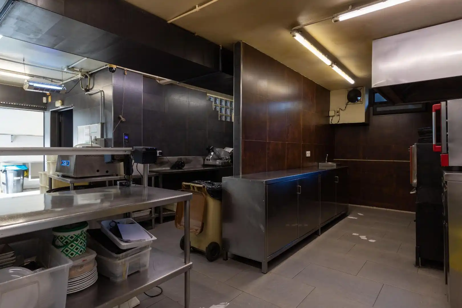 Kitchen of Commercial properties for sale in Sant Cugat del Vallès