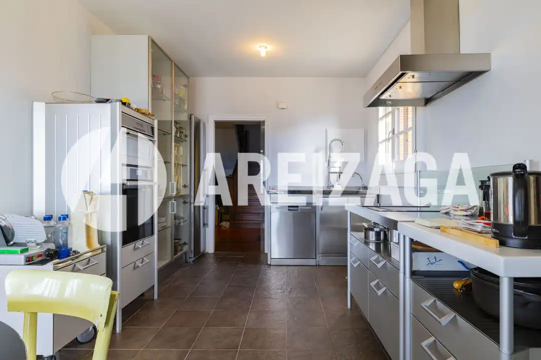 Cocina de Piso en venta en Donostia - San Sebastián  con Calefacción, Terraza y Trastero