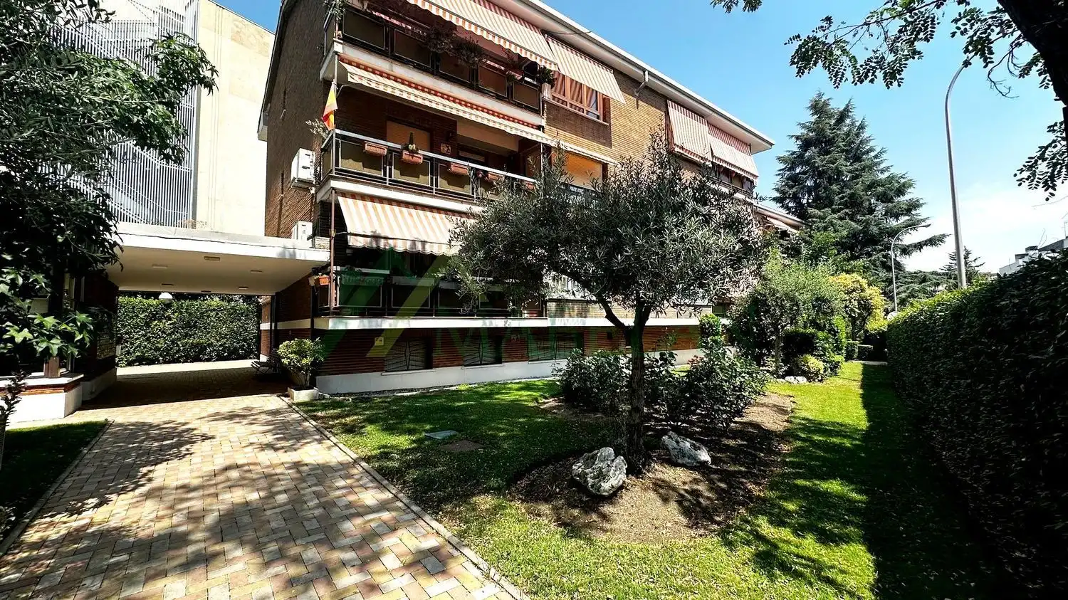 Vista exterior de Pis de lloguer en Madrid amb Calefacció, Parquet i Traster