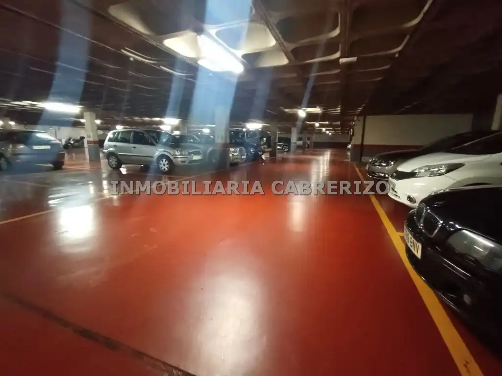 Aparcament de Garatge en venda en  Logroño
